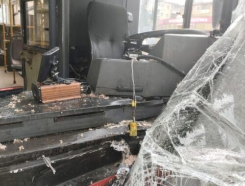 Pri nehode autobusu na predmestí Lisabonu zahynuli dve ženy, ďalších 20 ľudí sa zranilo