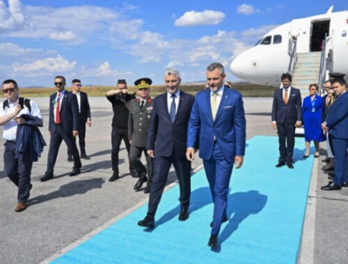 Top foto dňa (7. júl 2026): Záchranári z Venezuely u prezidenta, summit NATO, národná výstava v USA