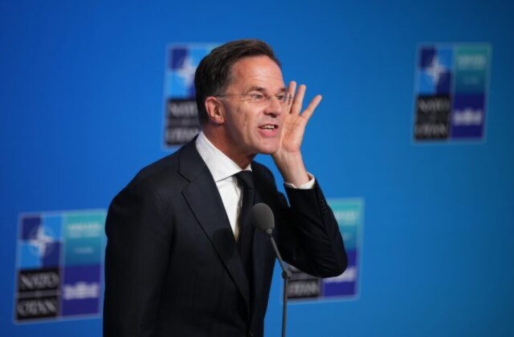 Spojené štáty zostávajú plne oddané NATO, vyhlásil Rutte na samite v Ankare