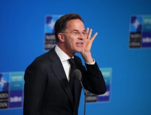 Spojené štáty zostávajú plne oddané NATO, vyhlásil Rutte na samite v Ankare