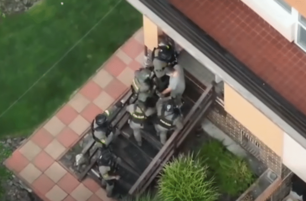 74909_ubok-640x420.png ÚBOK obvinil dvojicu z prevádzačstva, pobytové oprávnenie nezákonne poskytli až 77 osobám – VIDEO
