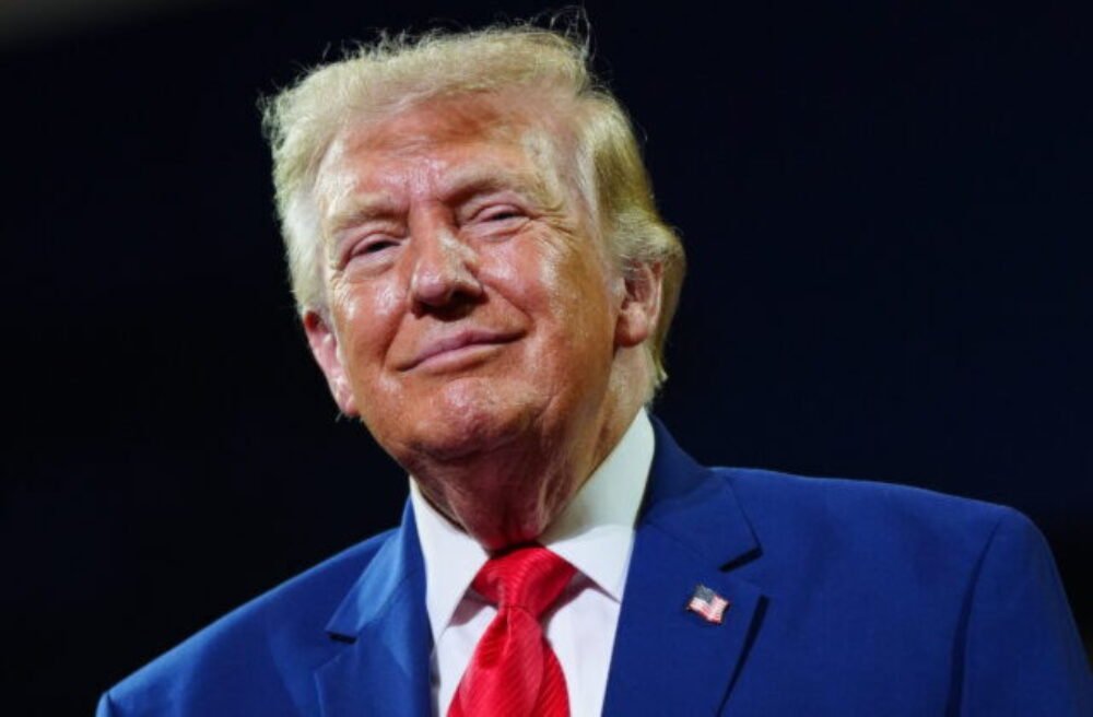 Trump pohrozil Iránu tvrdou vojenskou odvetou za ďalšie útoky Húsíov na lode