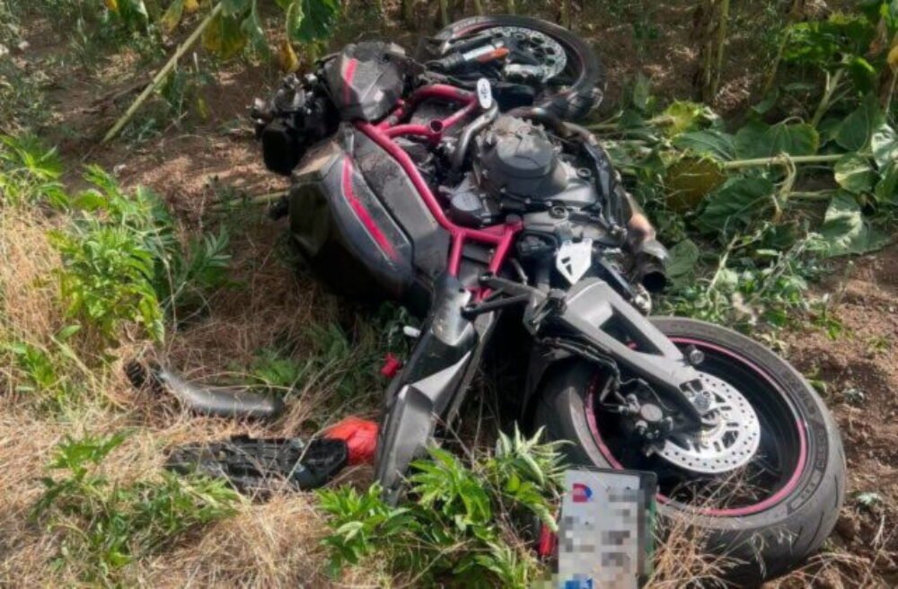 Tragická dopravná nehoda pri Pezinku si vyžiadala život motorkára, zrazil sa s nákladiakom – FOTO