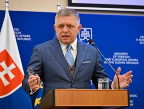 Slovensko nebolo, nie je a ani nebude členom Koalície ochotných, vyhlásil Fico. Blaha hovorí o nechutných hrách