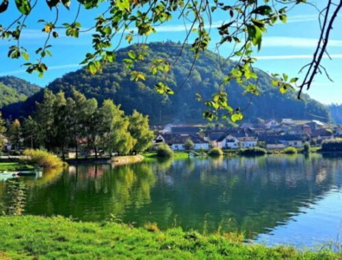 Najkrajšie jazerá a tajchy na Slovensku: Top 8 miest na kúpanie bez davov