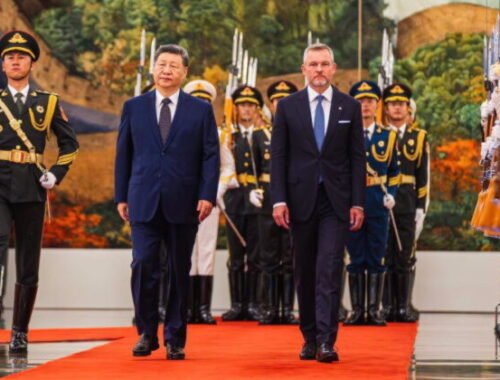 Prezident Pellegrini rokoval s čínskym prezidentom, chcú rozvíjať spoluprácu vo vede, obchode aj AI – FOTO, VIDEO