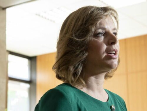 Remišová kritizuje Pellegriniho. Zatiaľ čo v Číne obdivuje roboty, Slovensko opúšťajú výrobné podniky