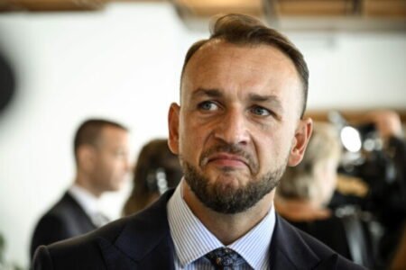 Únia sa pri nelegálnej migrácii nepoučila, reagoval na situáciu v španielskej Ceute Šutaj Eštok