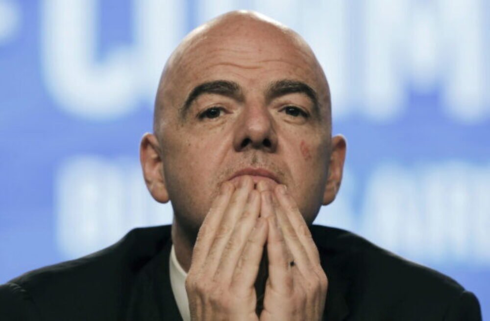 Masívny odpor priniesol ovocie. FIFA stiahla plán súkromných investícií