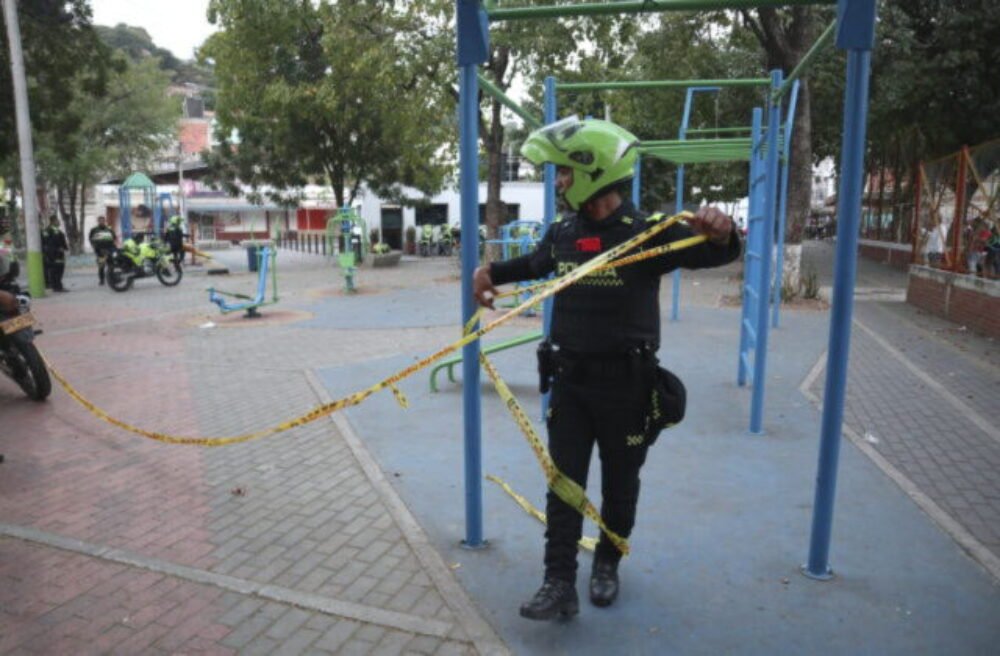 75641_colombia_attacks_67200-640x420.jpg Pri policajnej stanici v kolumbijskom meste Cúcuta explodoval nákladiak plný výbušnín, viacero ľudí sa zranilo