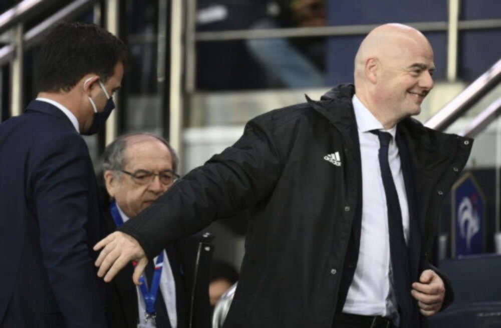 Infantino po stiahnutí kontroverzného investičného plánu čelí kritike, v Maroku však našiel podporu