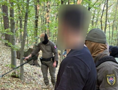 Mladíci, ktorí brutálne napadli taxikára v Seredi, čelia obvineniu z pokusu o vraždu – FOTO