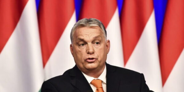 Po Orbánovi prichádza prestavba verejnoprávnych médií, zamestnanci žijú v neistote