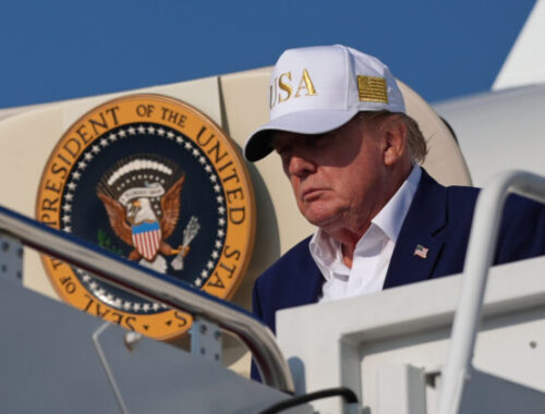 Trump chce od Iránu kompenzácie za desaťročia konfliktov a útokov