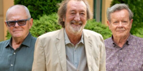 TV JOJ čoskoro prinesie na obrazovky nový komediálny seriál. Zahrali si v ňom najväčšie slovenské a české herecké legendy