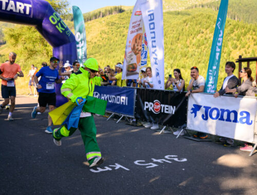 Top foto dňa (16. august 2026): Beh od Tatier k Dunaju, rast cien palív na Slovensku a následky vojen
