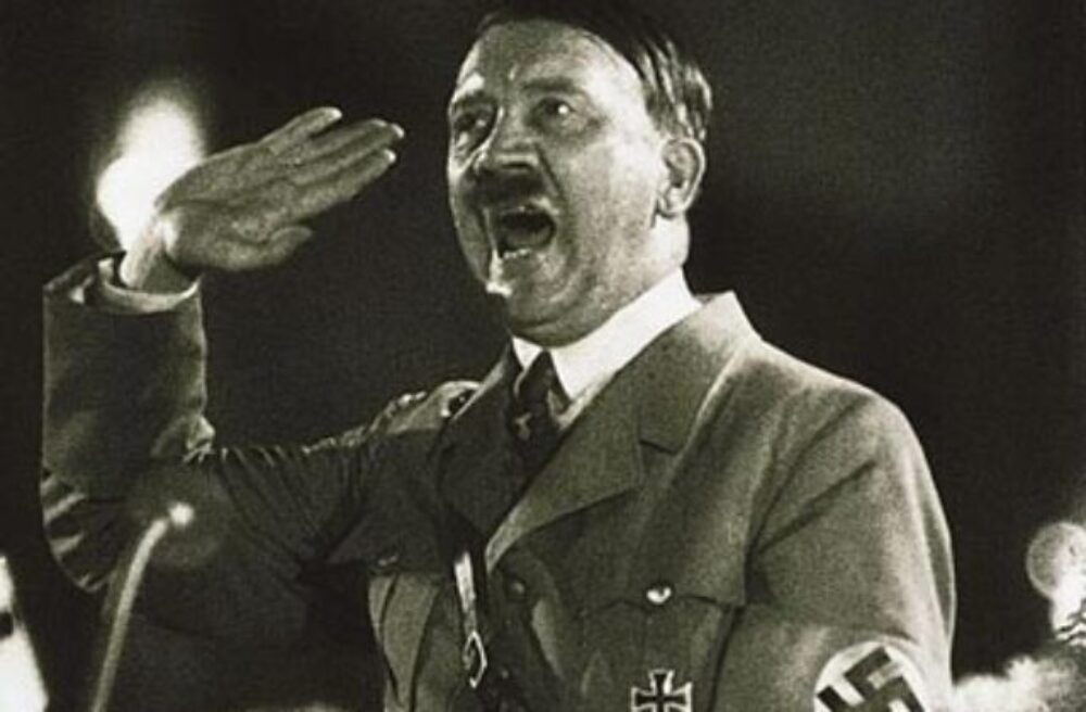 Gól oslavoval s fúzikmi ako Hitler a hajloval. Hráč dostal od disciplinárnej komisie trest až po dvoch rokoch od udalosti
