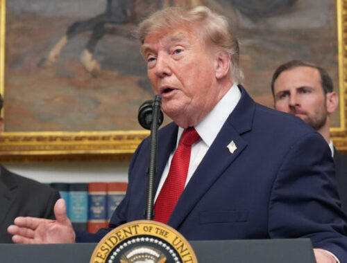 Trump spustil „bezprecedentnú“ ekonomickú ofenzívu proti Iránu, hrozí trestami aj ďalším krajinám